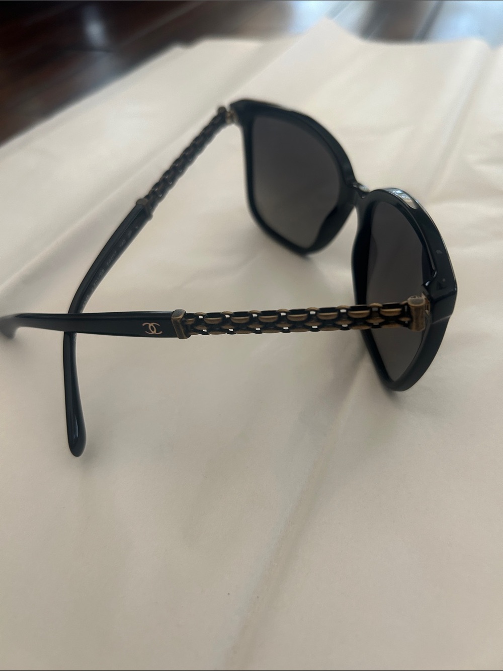 CHANEL polarized black Lens Women's Sunglasses with Chain-Detail Temples with CC - Picture 3 of 10